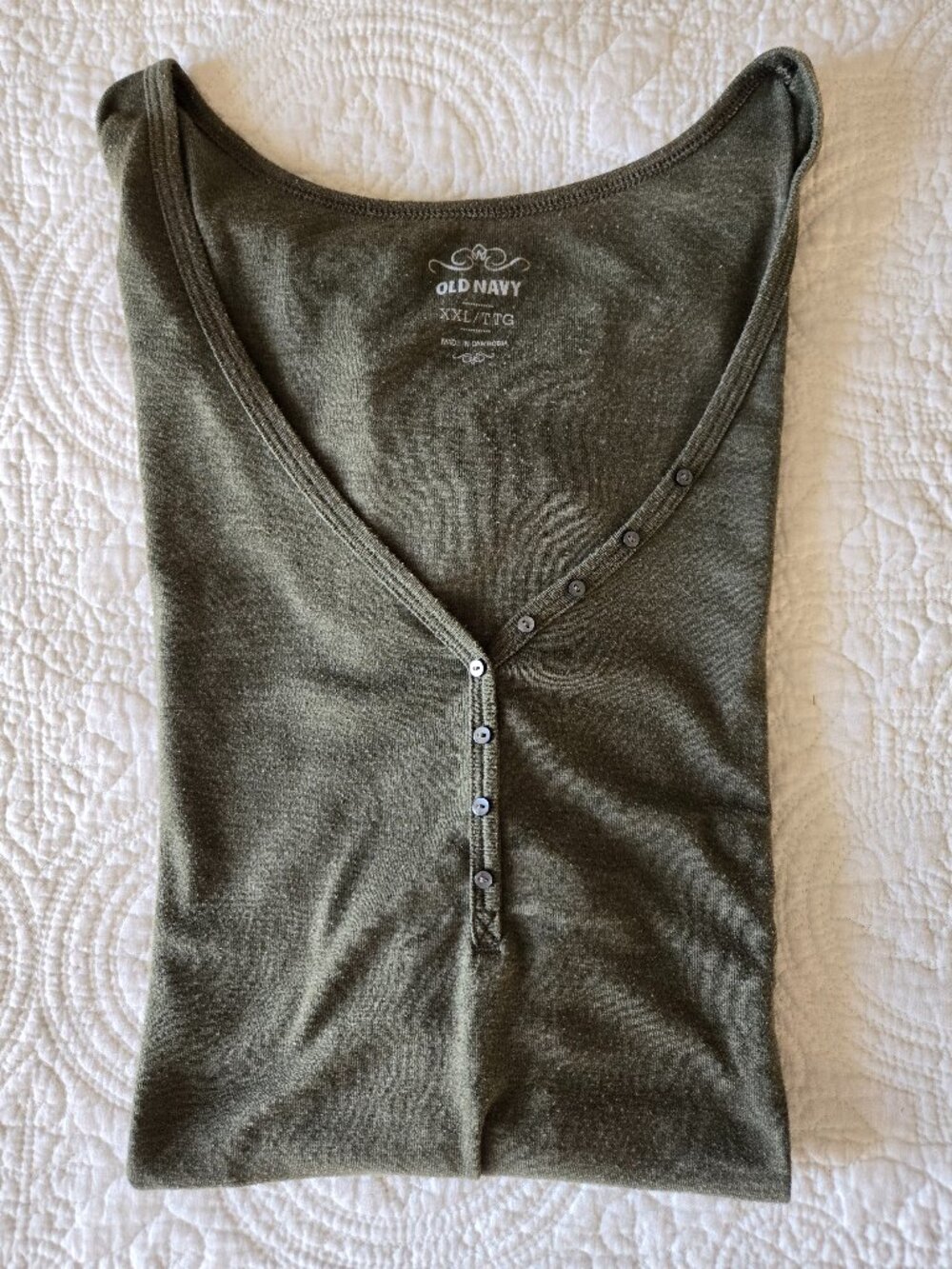 Old Navy XXL V-Neck Henley (21" PTP)